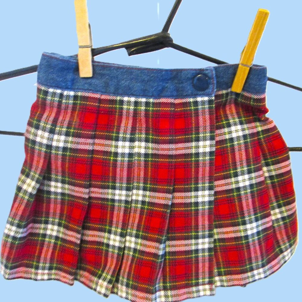 12 Month skort wrap red plaid pleated, jean band with snap closure, Place Manufa